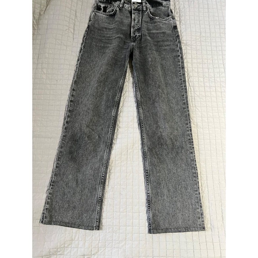 Stylish Gray Women's Straight Leg Jeans - Picture 2 of 12